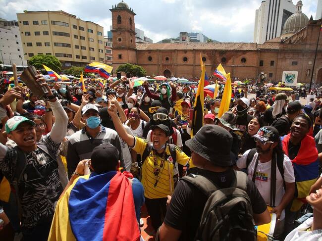 Concentración de manifestantes contra el gobierno en Cali