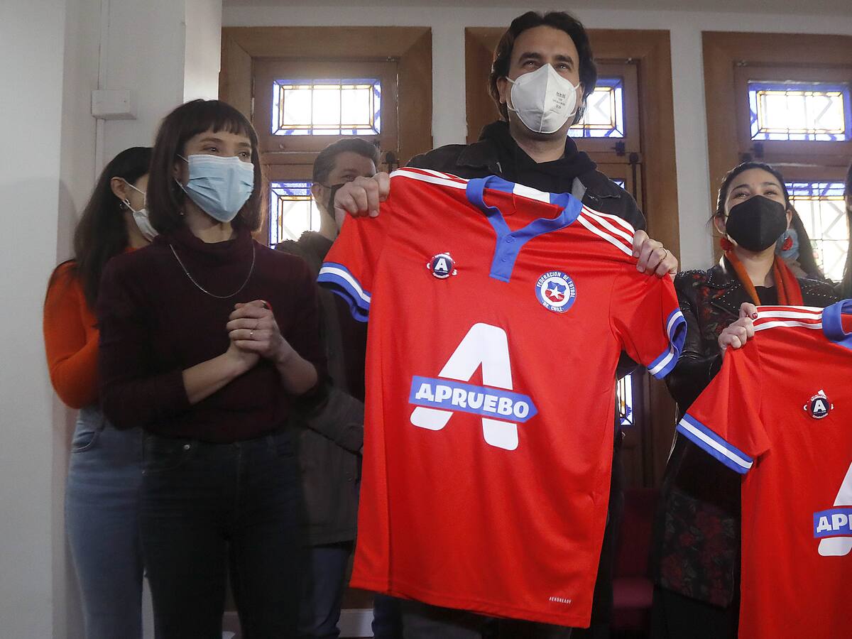 «No pertenece a ningún sector político»: ANFP cuestiona uso de la camiseta de La Roja en campaña del Apruebo