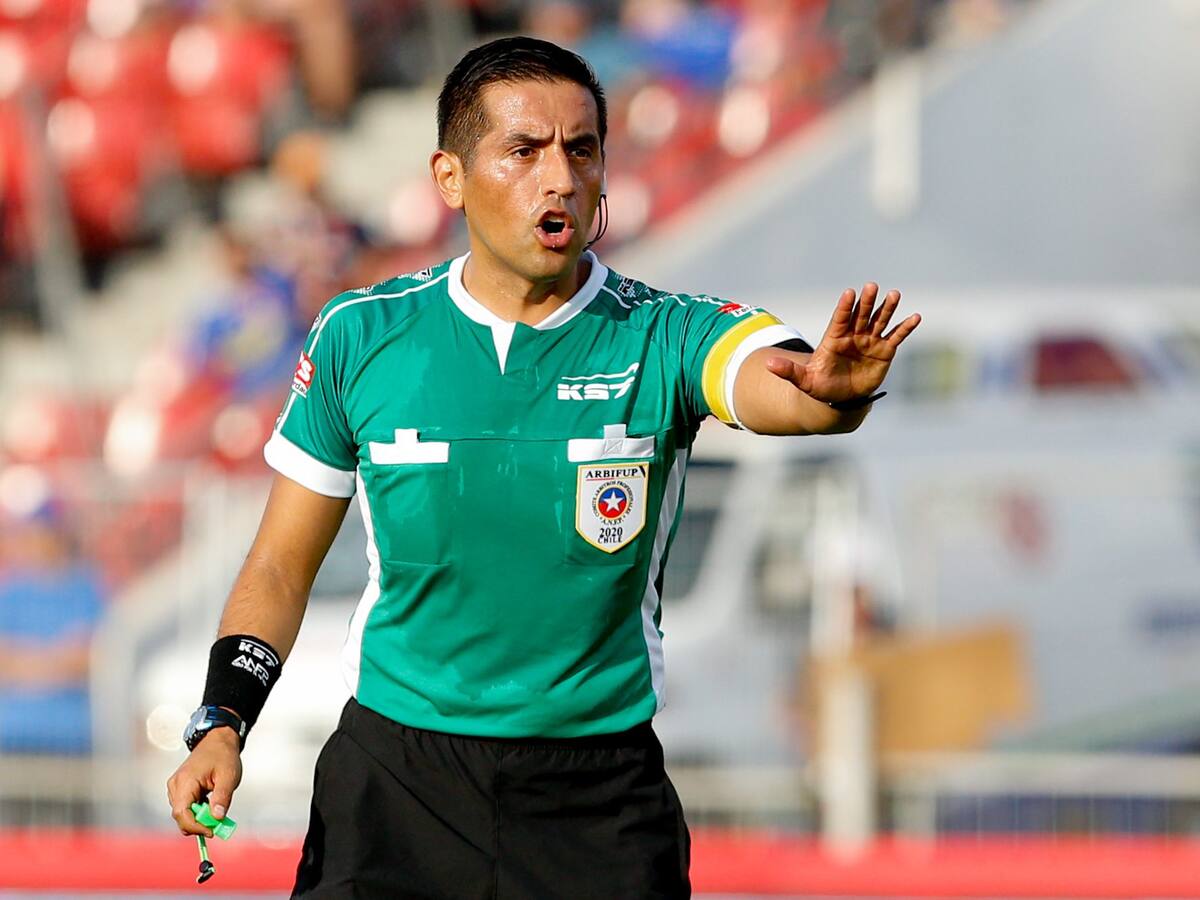 «Llamaron de Santiago, que había que cobrar penal»: los audios donde Francisco Gilabert reconoce presiones en el polémico partido Huachipato-Copiapó