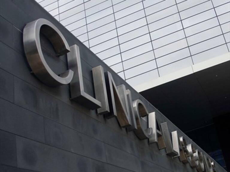 Justicia condena a Clínica Las Condes por negligencia médica con niña en situación de discapacidad