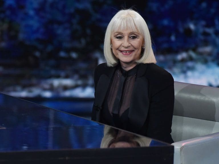 Una enfermedad "devastadora": en Italia revelan la causa de muerte de Raffaella Carrà
