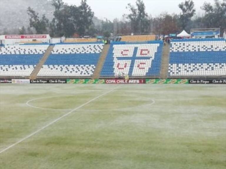 Intensa nevazón en San Carlos suspendió el duelo entre la UC y el Morning por Copa Chile