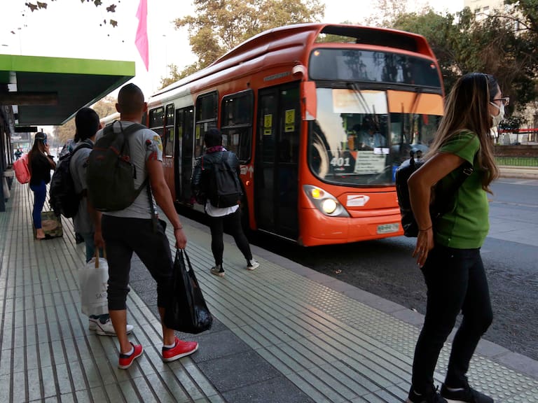 ¿Hasta qué hora pasa la micro? Estos son los horarios del transporte público en la RM para Navidad y Año Nuevo