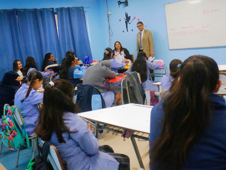 Inicio de clases 2025: en esta región de Chile los escolares vuelven antes, según el Mineduc