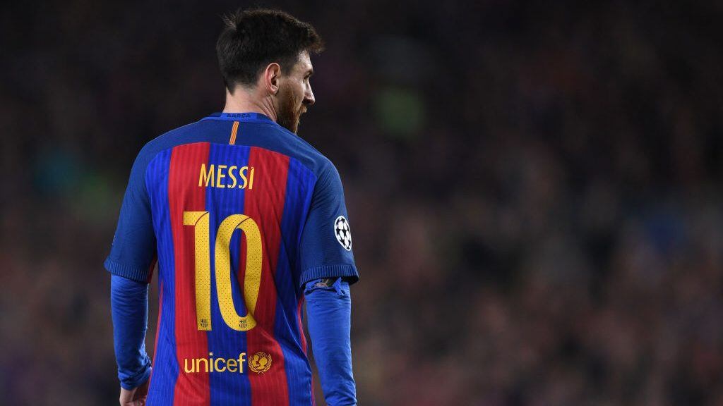 BARCELONA, SPAIN - MARCH 08: Lionel Messi in action during the UEFA Champions League Round of 16 second leg match between FC Barcelona and Paris Saint-Germain at Camp Nou on March 8, 2017 in Barcelona, Spain. (Photo by Michael Regan/Getty Images)