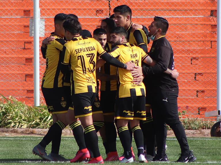 Fernández Vial sorprendió a Cobresal en El Cobre y espera a la U o San Luis en los octavos de final de Copa Chile 2021