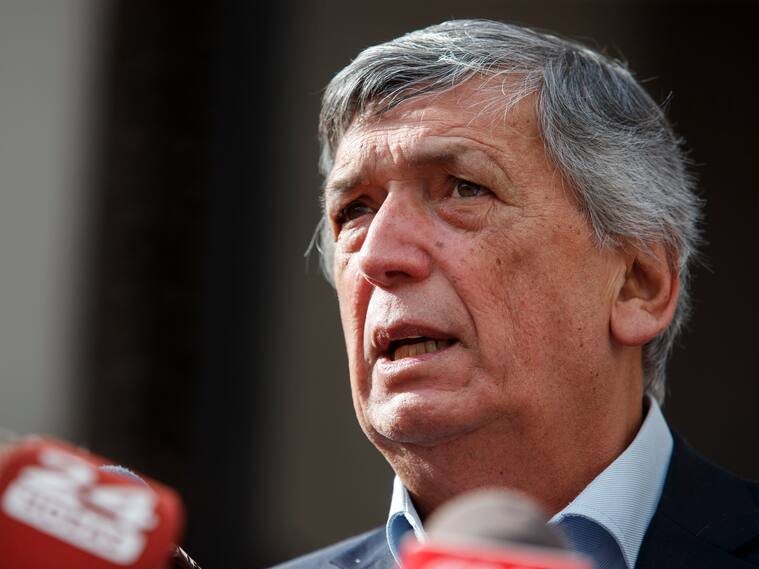 09 de enero 2024 / SANTIAGO
El Presidente del Partido Comunista, Lautaro Carmona.
La directiva del Partido Comunista en La Moneda tras sostener una reunión con el Presidente de la República.
FRANCISCO PAREDES / AGENCIA UNO