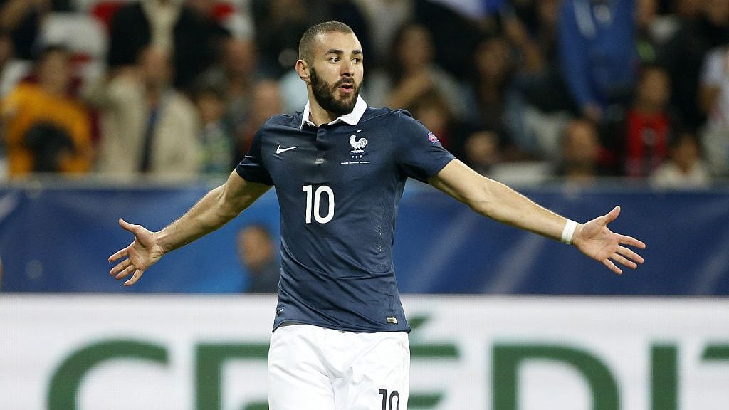 NICE, FRANCE - OCTOBER 8: Karim Benzema of France celebrates scoring a goal during the international friendly match between France and Armenia at Allianz Riviera stadium on October 8, 2015 in Nice, France. (Photo by Jean Catuffe/Getty Images)