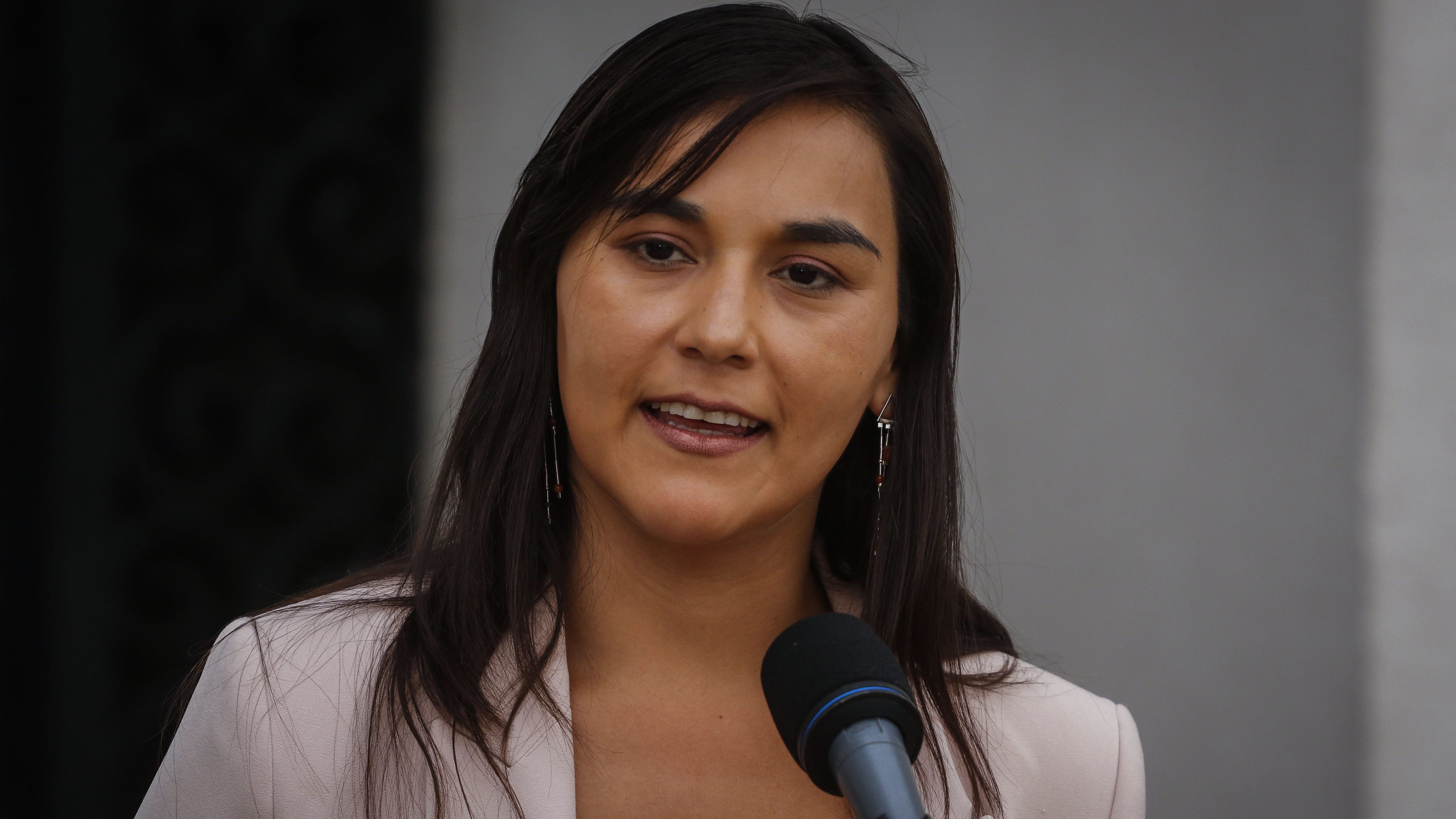 24 de marzo del 2020/SANTIAGOLa presidenta del Colegio Médico, Izkia Siches, habla en el punto de prensa que se realizó tras la reunión de la Mesa Social covid 19, en el Palacio de La Moneda.
FOTO: SEBASTIAN BELTRAN GAETE/AGENCIAUNO