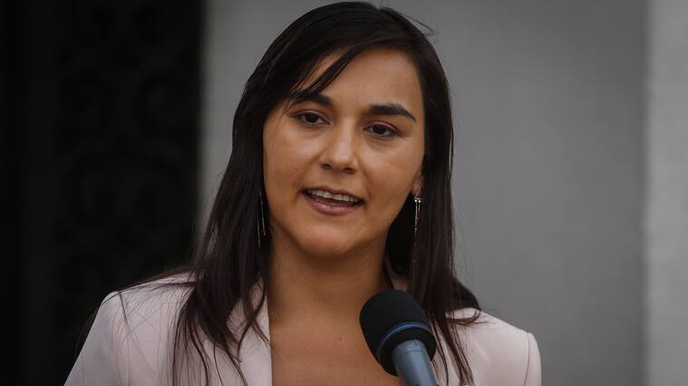 24 de marzo del 2020/SANTIAGOLa presidenta del Colegio Médico, Izkia Siches, habla en el punto de prensa que se realizó tras la reunión de la Mesa Social covid 19, en el Palacio de La Moneda.
FOTO: SEBASTIAN BELTRAN GAETE/AGENCIAUNO