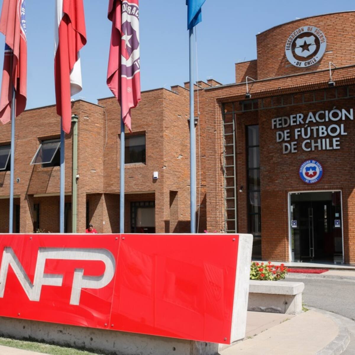 ¡Vuelve el bendito fútbol chileno! ANFP y Sifup llegan a acuerdo para terminar el paro