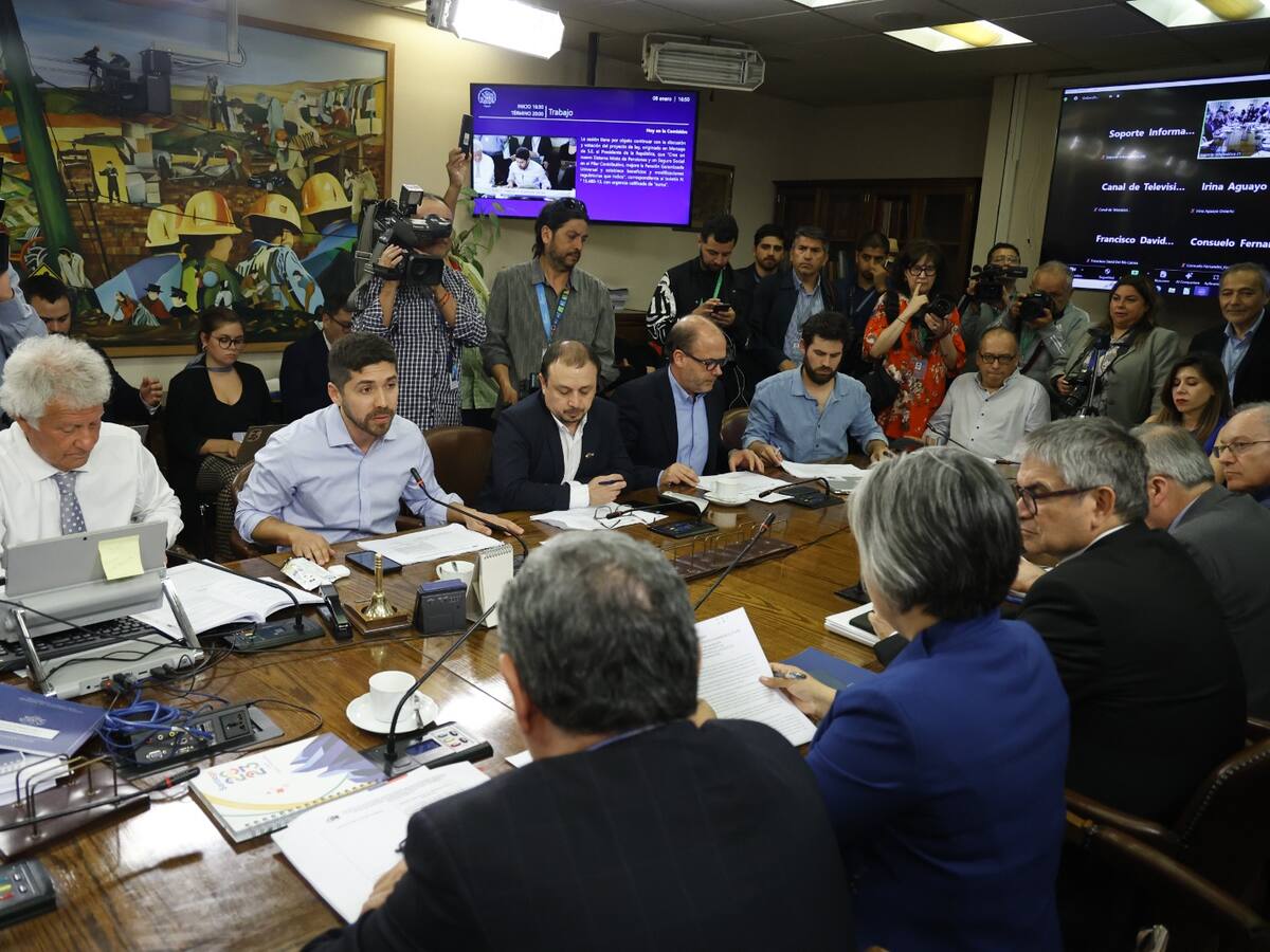 Comisión de Trabajo de la Cámara de Diputados discutirá hasta total despacho la reforma de pensiones durante este lunes