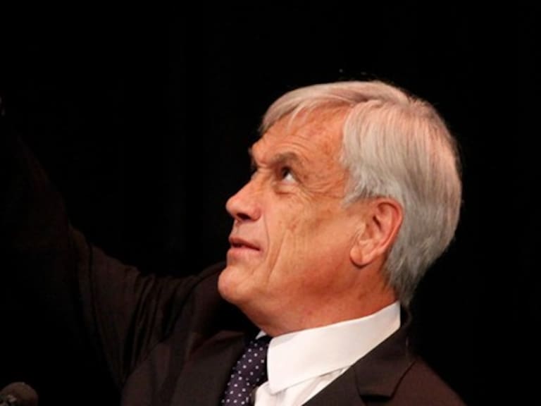 Cadem: Piñera cae dos puntos en el último sondeo