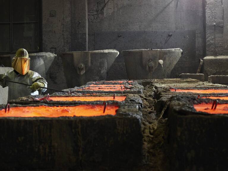 Gobierno celebró alza del cobre y garantizó continuidad de medidas de ayuda para las familias
