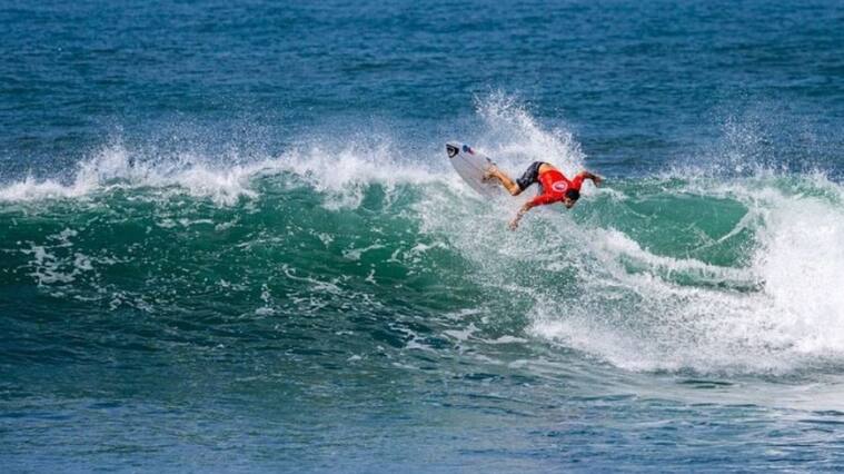 Federación Chilena de Surf oficializa nominados para competir en Santiago 2023
