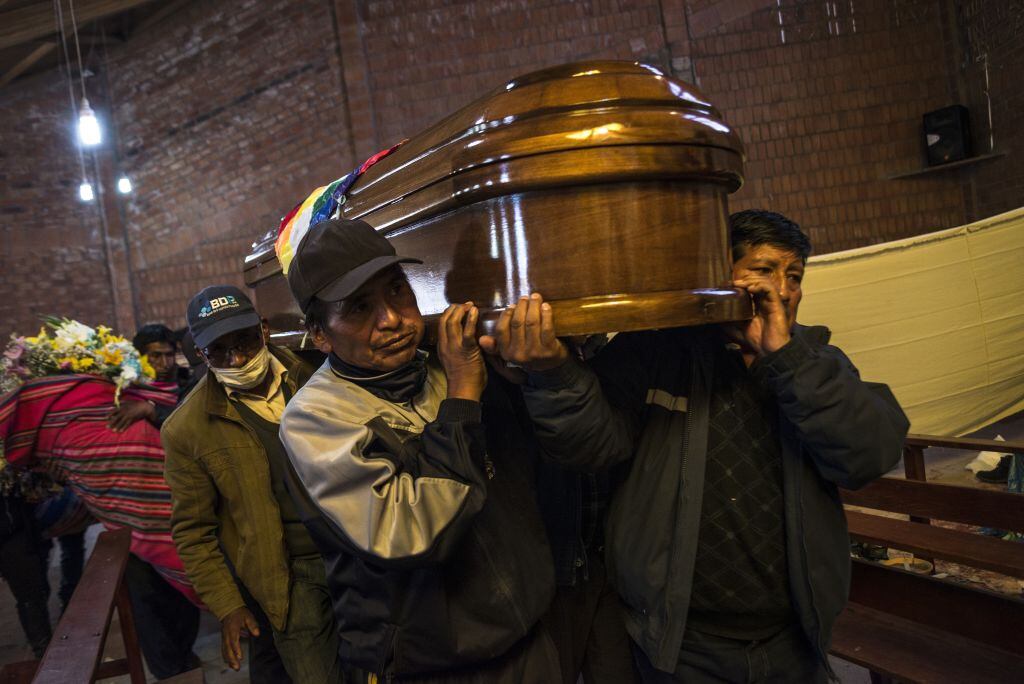 El funeral de una víctima de la represión en El Alto durante 2019