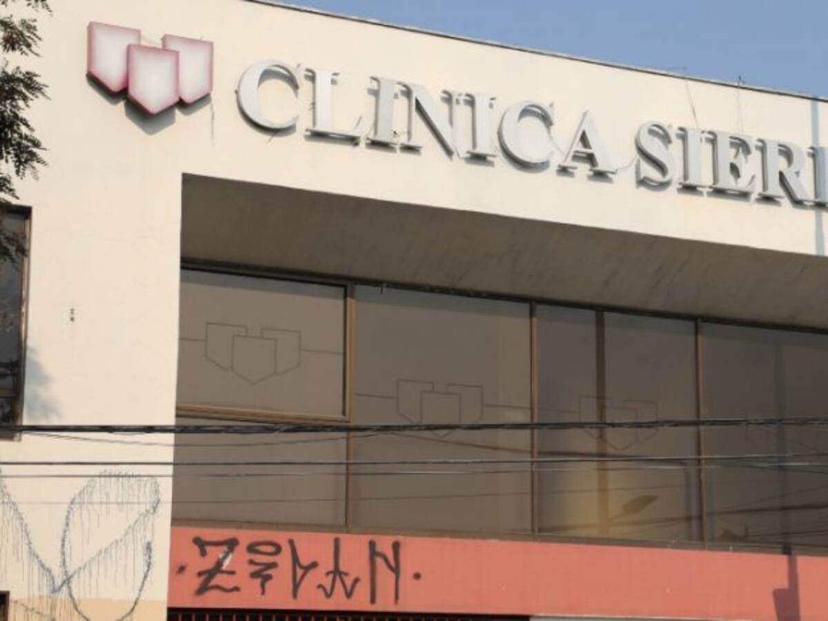 Conservador inscribe traspaso de la ex Clínica Sierra Bella a nombre del municipio de Santiago