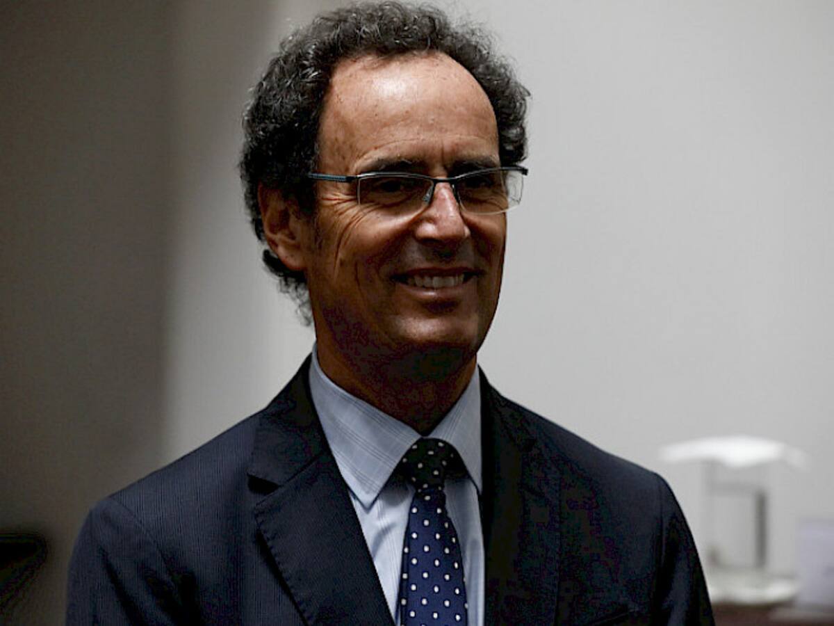 Juan Carlos de la Llera: Quién es el nuevo rector de la Pontificia Universidad Católica de Chile aceptado por el Vaticano