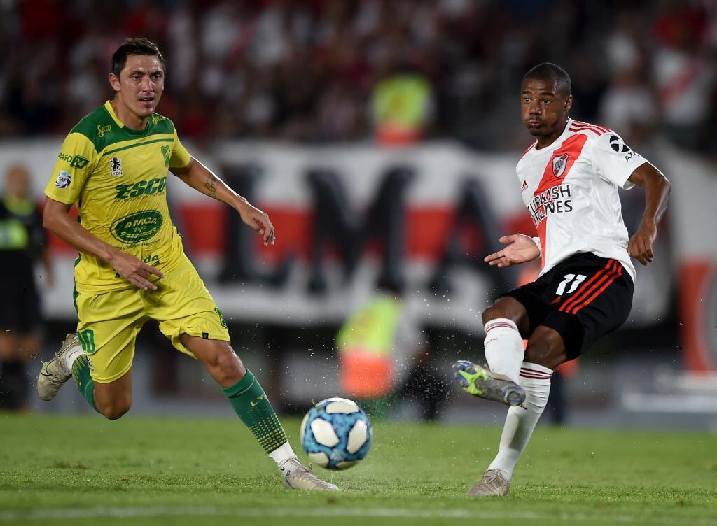 River jugando ante Defensa en el torneo argentino 2019/2020