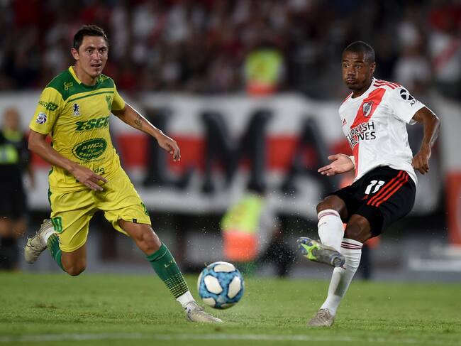 River jugando ante Defensa en el torneo argentino 2019/2020