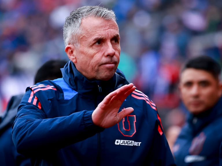 El tiempo se agota: Azul Azul busca planificar el 2026 de la U en medio de las negociaciones para la salida de Gustavo Álvarez