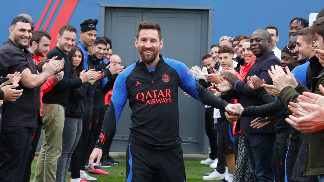Messi vuelve al PSG con un homenaje: apareció Neymar pero no Mbappé