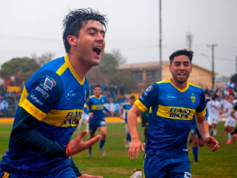 Deportes Rengo consiguió un histórico ascenso al fútbol profesional