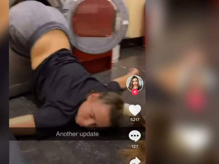 Joven universitaria quedó atascada en una secadora: Bomberos la ayudaron a salir y todo quedó registrado en TikTok