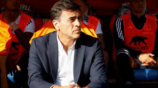 Gustavo Quinteros es suspendido por dos fechas tras sus críticas al arbitraje