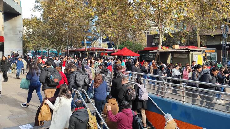 Metro de Santiago cierra estaciones tras falla técnica