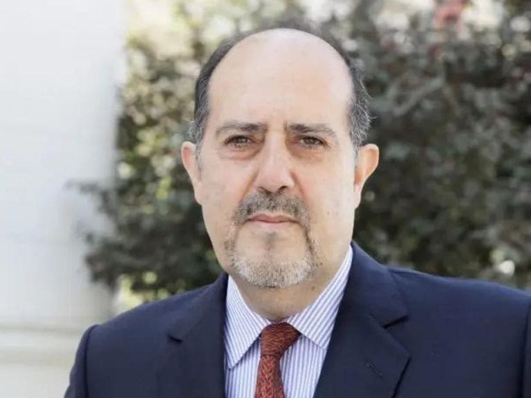 Ex superintendente de isapres y crisis del sector: «El Gobierno está esperando que quiebren»