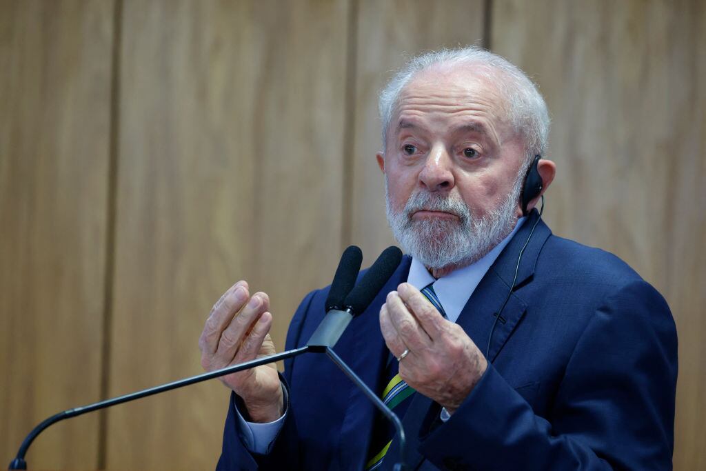 El presidente de Brasil, Lula da Silva, recibe en la ciudad de Brasilia al mandatario francés Emmanuel Macron