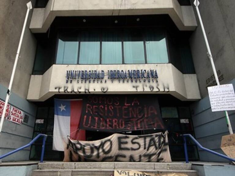 Estudiantes de U. Iberoamericana denunciaron violenta represión de Carabineros