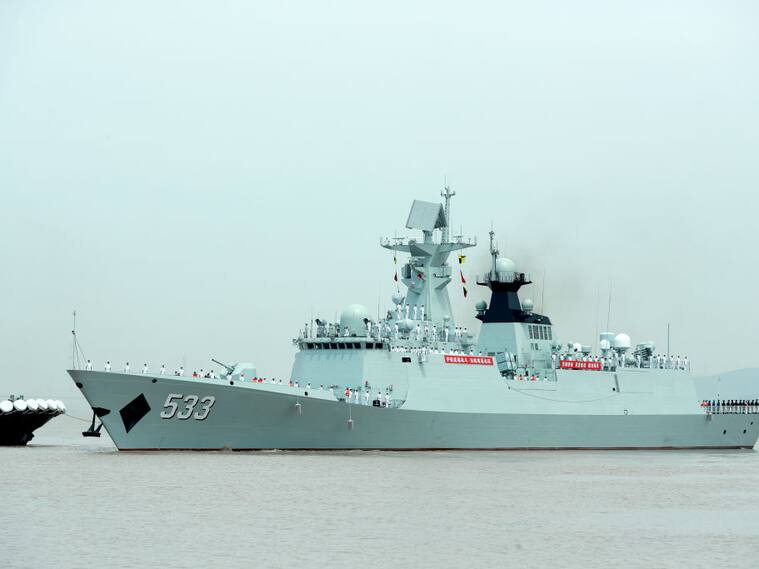 Fragata Nantong (Hull 533) realiza ejercicios militares cerca de Zhoushan