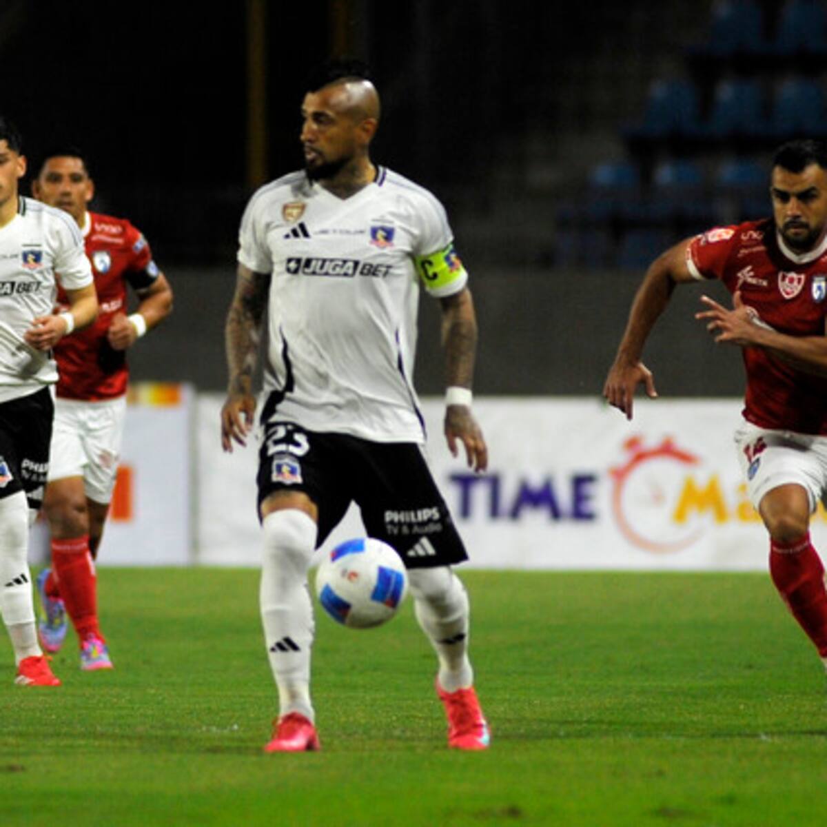 A lo Higuaín: así fue el particular penal fallado por Arturo Vidal ante Iquique en el Tierra de Campeones