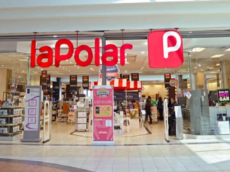 Adidas se suma a Under Armour y denuncia a La Polar por comercialización e importación de ropa falsificada