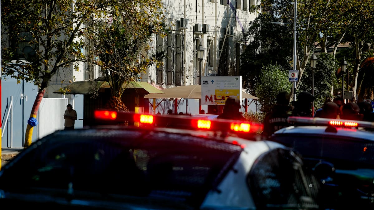 Mujer intentó defender a sus hijos y recibió un hachazo: discusión entre vecinos termina en balacera en Peñalolén