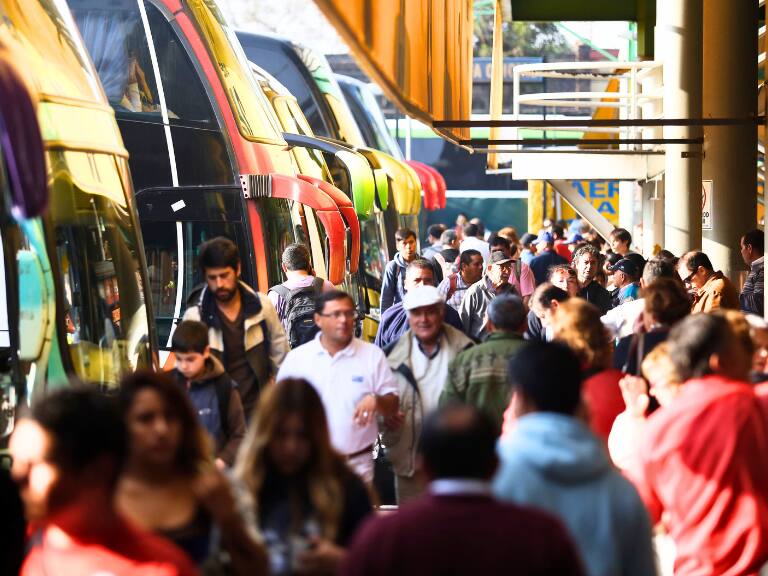 Estas son las empresas de buses con más reclamos en Chile, según el Sernac: han sido impuntuales y cancelado viajes