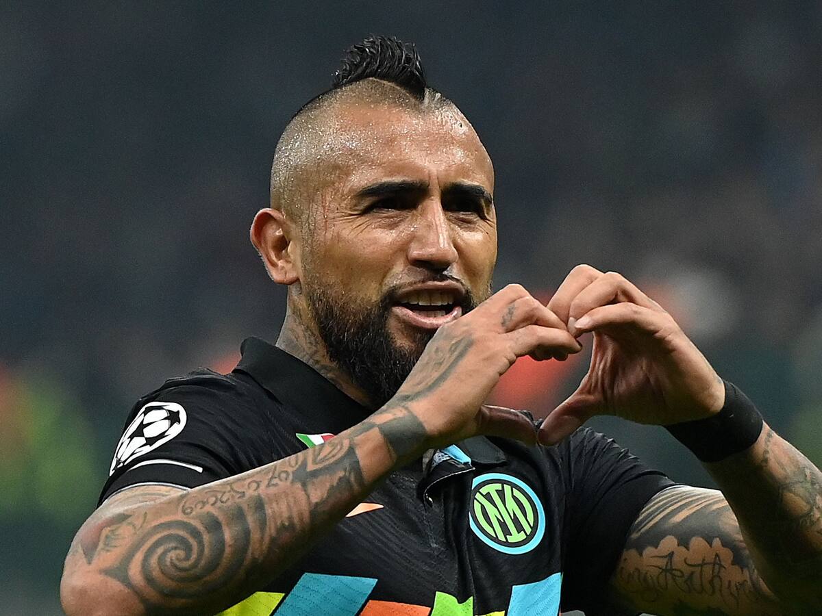 Arturo Vidal fue protagonista de portadas en los diarios italianos tras su actuación por Champions League