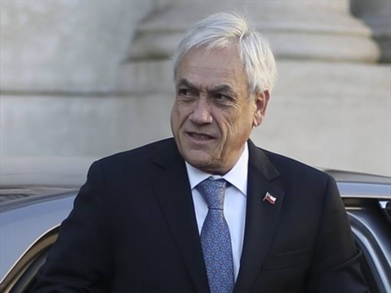 Presidente Piñera fue citado a declarar este viernes por casa en Pucón