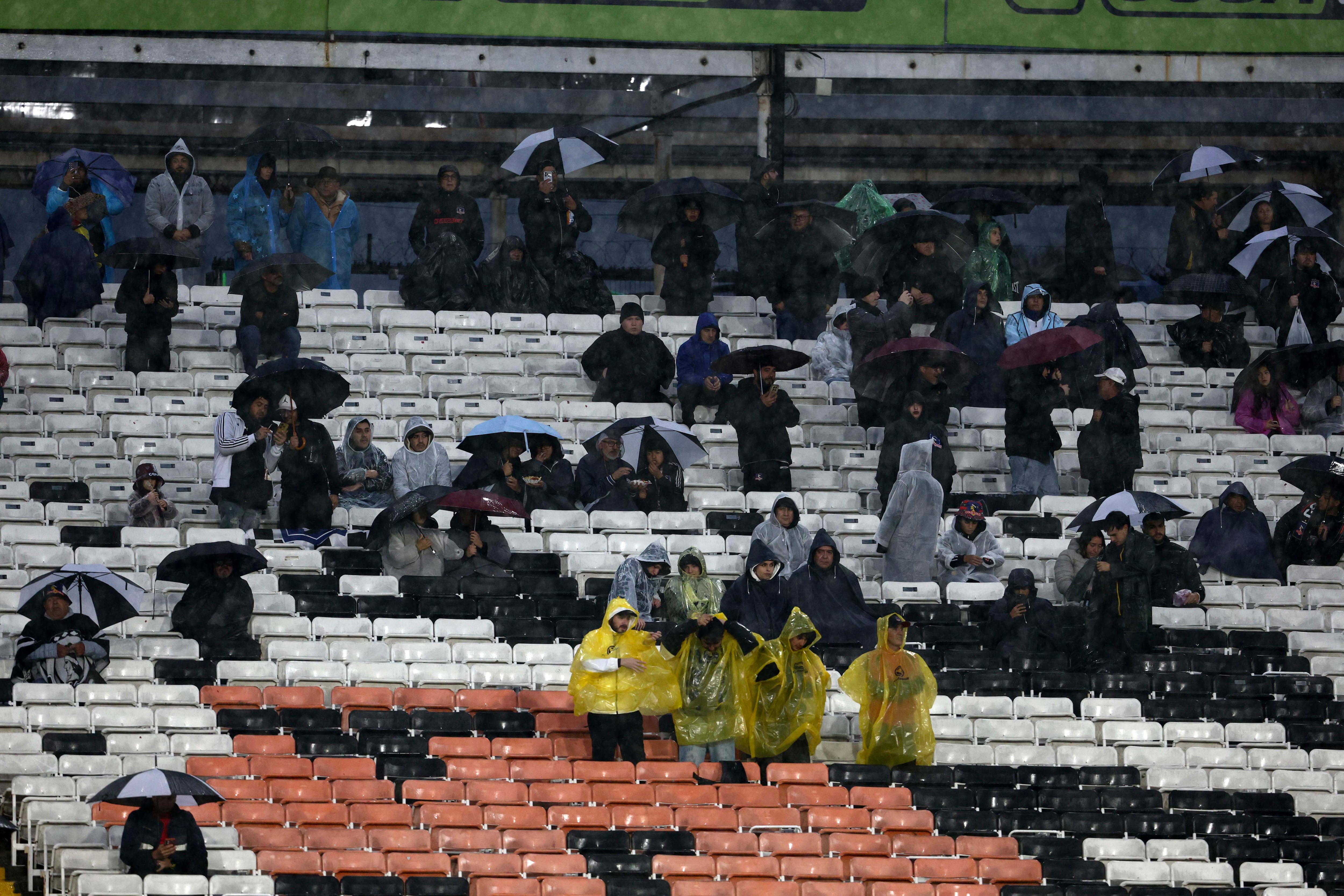 Hinchas de Colo Colo en el Monumental