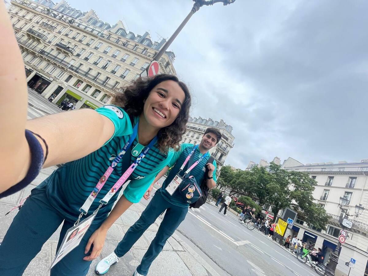 “Postulamos hace año y medio”: voluntaria chilena en París 2024 narra su experiencia en los Juegos Olímpicos