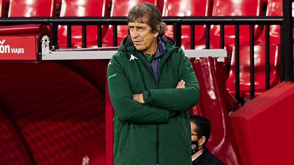 GRANADA, SPAIN - DECEMBER 20: Manuel Pellegrini, Manager of Real Betis looks on during the La Liga Santander match between Granada CF and Real Betis at Estadio Nuevo Los Carmenes on December 20, 2020 in Granada, Spain. (Photo by Fermin Rodriguez/Quality Sport Images/Getty Images)
