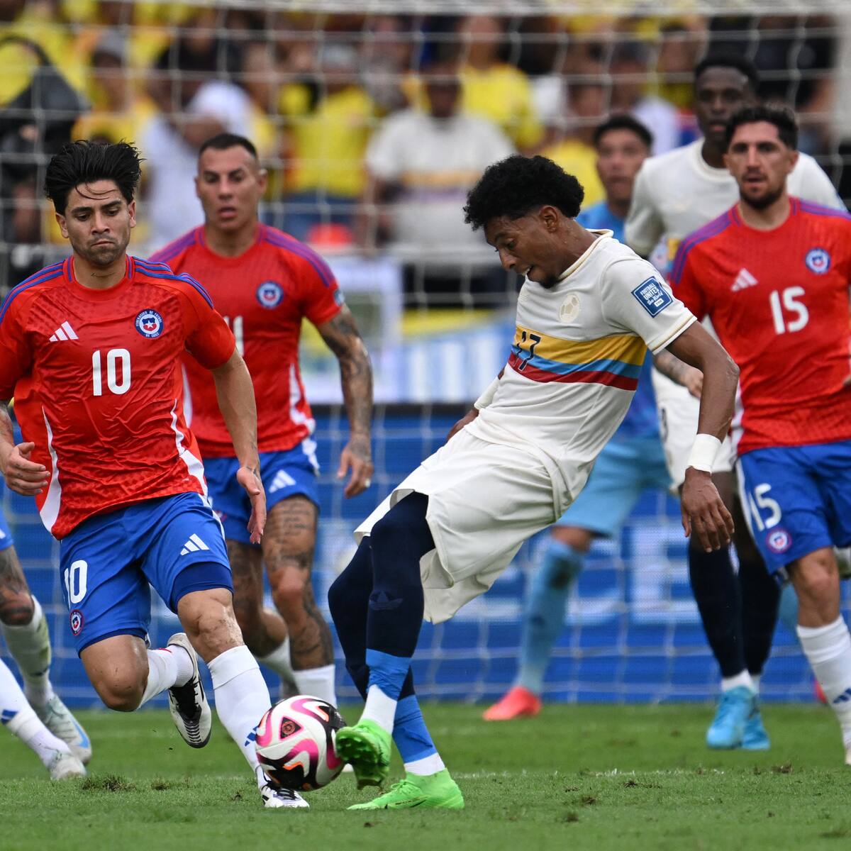 Pésima noticia para Gareca: jugador titular de La Roja sufrió grave lesión y se perdería la doble fecha de Eliminatorias