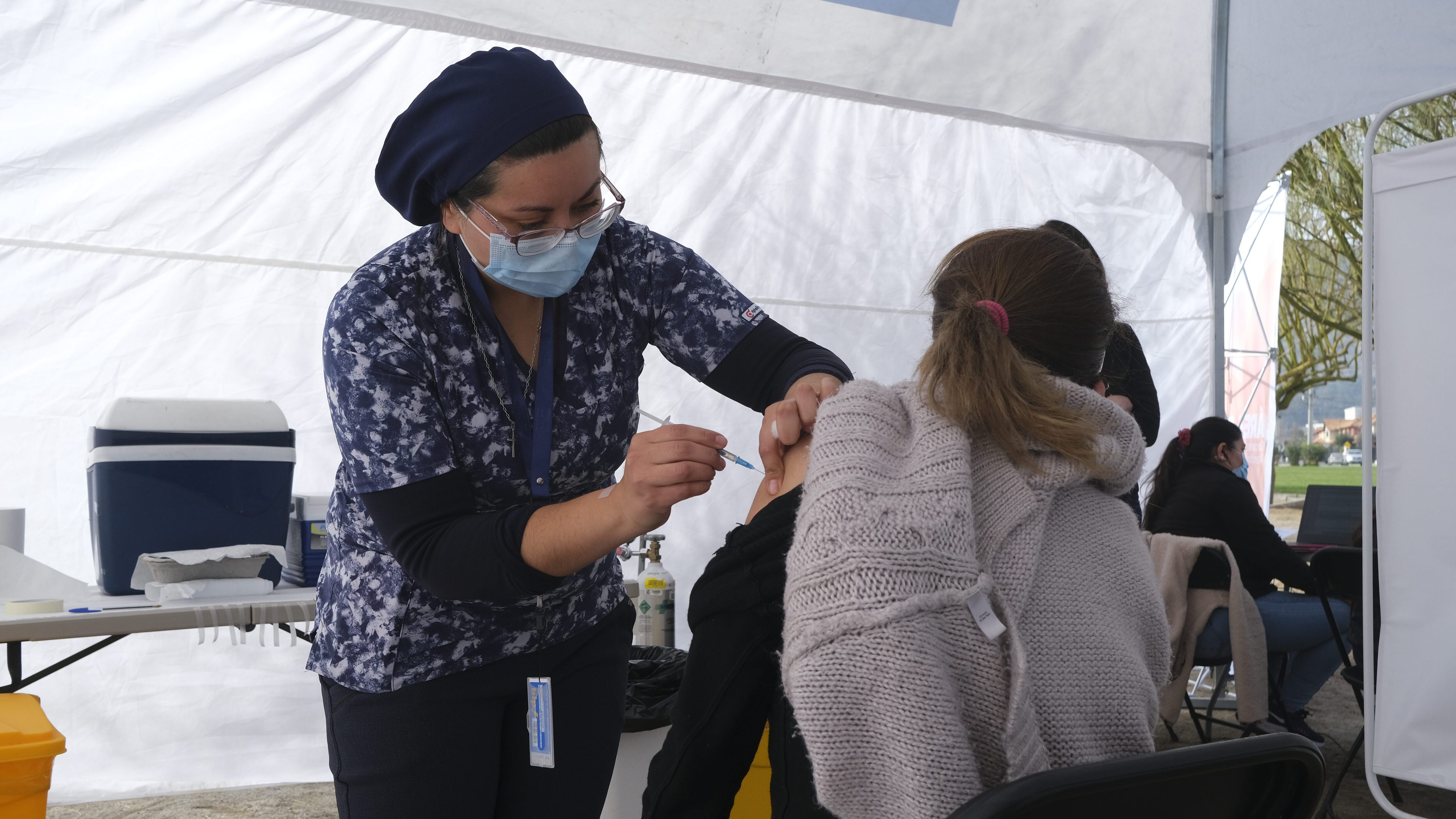 Ministro Paris y tercera dosis de vacuna covid: "En septiembre podríamos empezar a colocar el refuerzo"