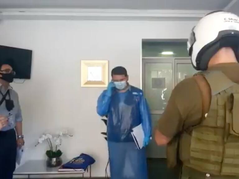 Con cirugía en desarrollo: Carabineros detuvo a 19 personas en clínica estética en Providencia