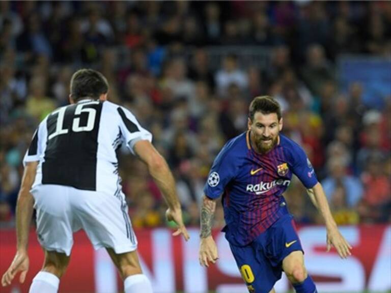 Lionel Messi adelanta al Barcelona ante la Juventus