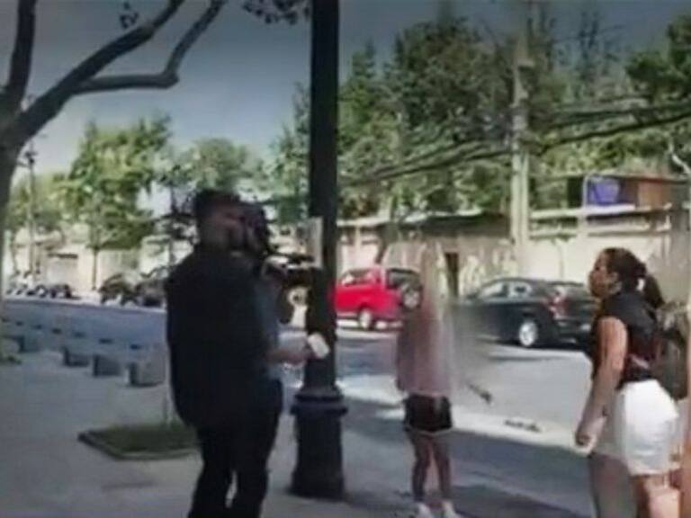Hasta rompió una cámara: mujer que debe 7 millones de arriendo agrede a equipo de «Contigo en la mañana»