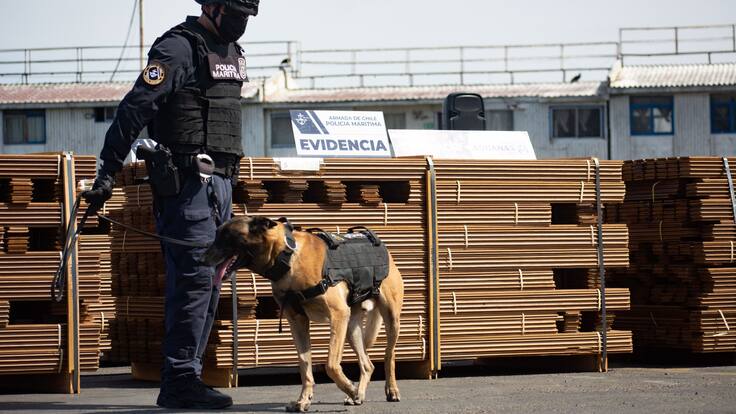 Incautan casi 20 toneladas de cocaina en puerto de Arica