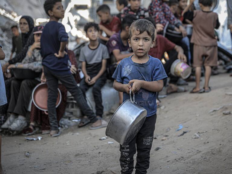 Mueren 18 palestinos por hambre en Gaza en 24 horas mientras ONU alerta por niños sin acceso a ayuda